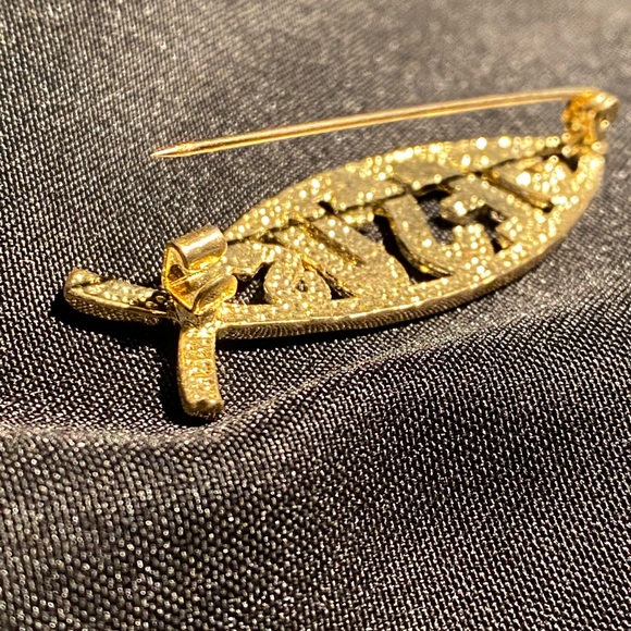 Vintage Gold tone Rhinestone Pin - Picture 5 of 6